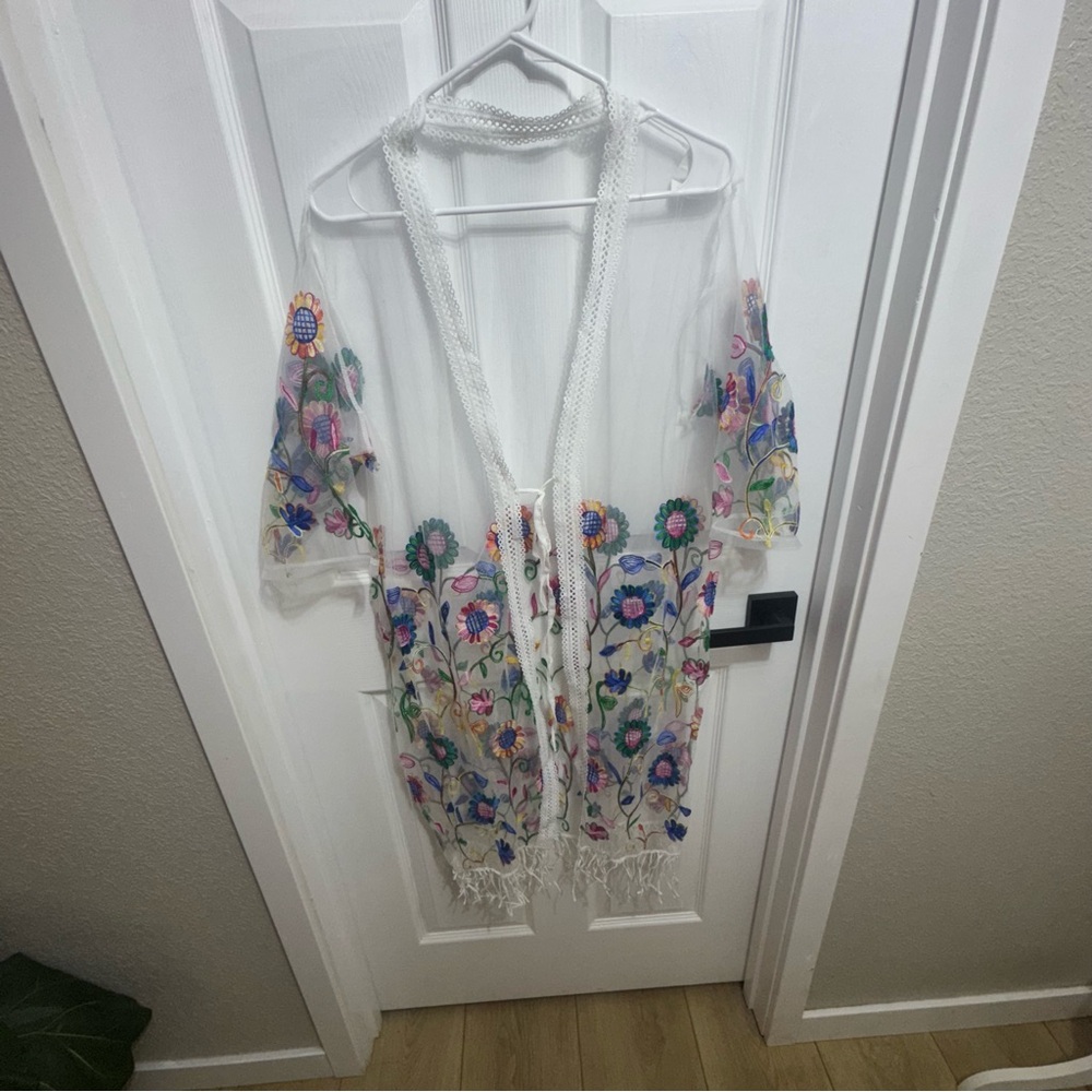 Sheer Bohemian Embroidered Coverup Kimono Women’s Size Large
